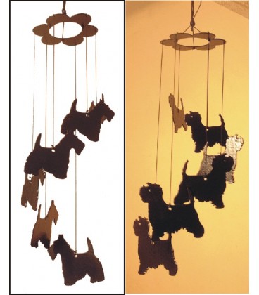 Carillon à vent décoré d'une silhouette de chat
